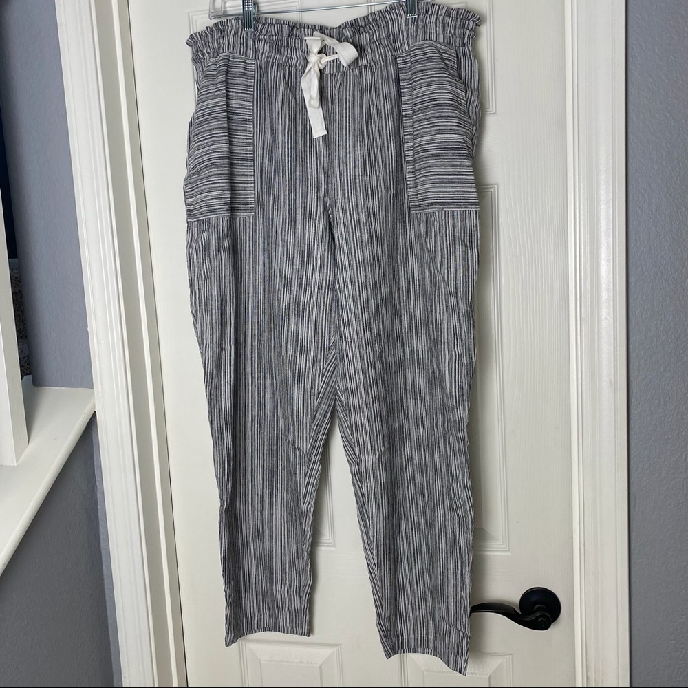 Vince Camuto Linen Blend Pull-On Ankle Pants